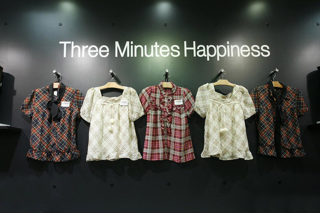 Three minutes happiness. Fashion label. Photography by Frank Duenzl