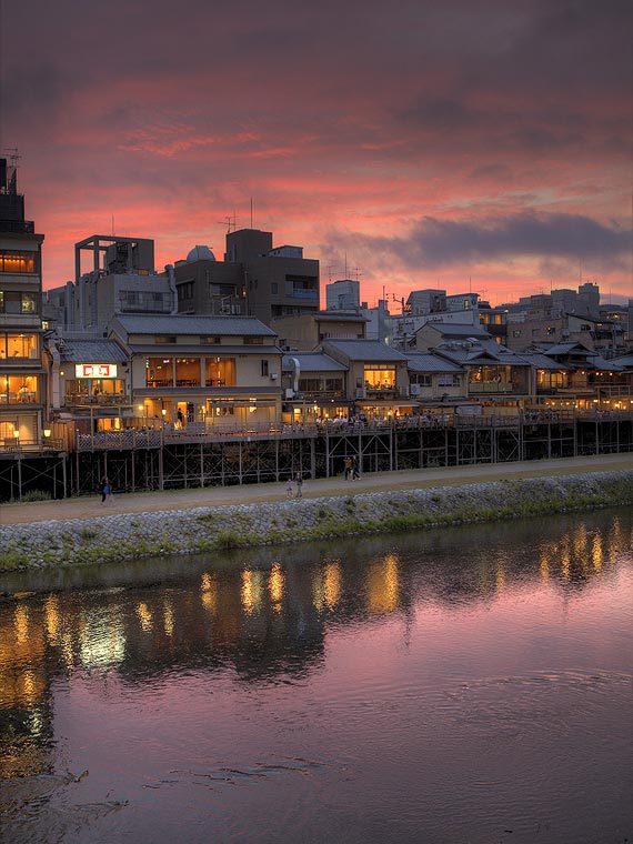 Kyoto fine art - flowing urbanity exhibition